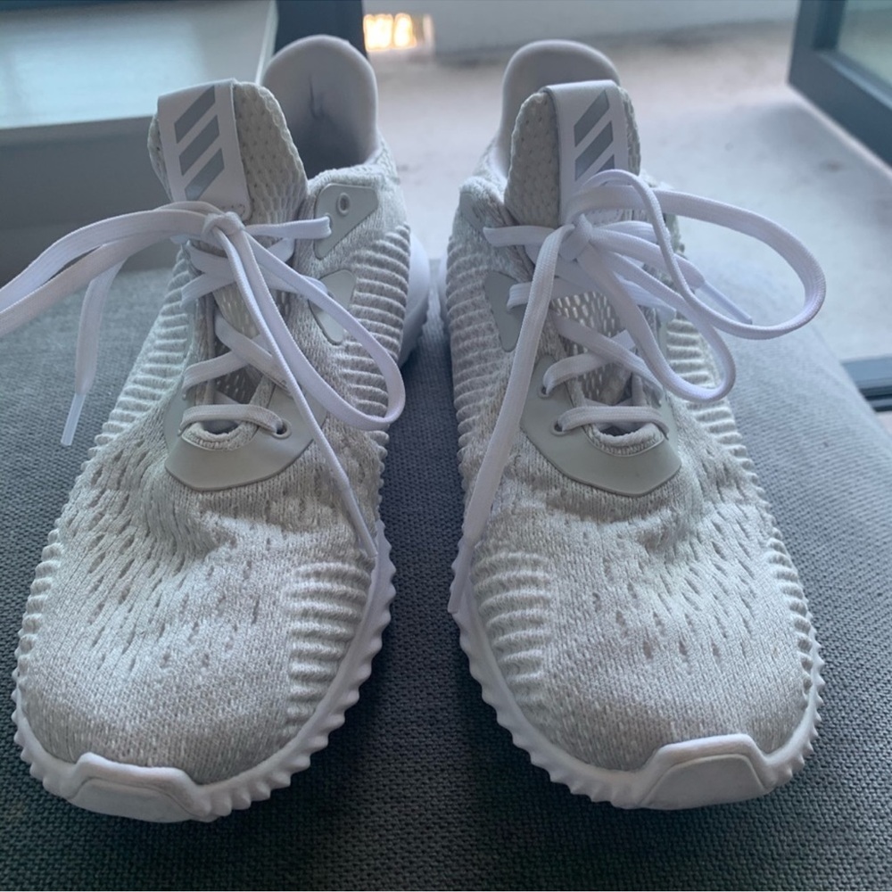 Adidas Bounce Shoe - Size 7.5